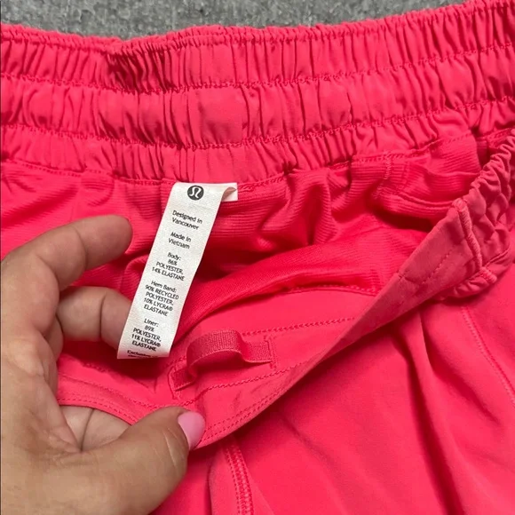 🍋Lululemon athletica Women's Hotty Hot LR Short 2.5 lined - Picture 7 of 13